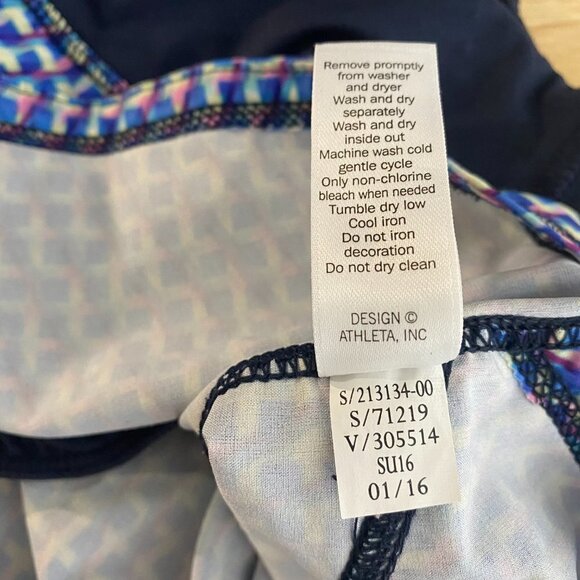 Athleta Vivid Ready Set Short Geo Paradise Reamult Printed Women's Small - Picture 8 of 8